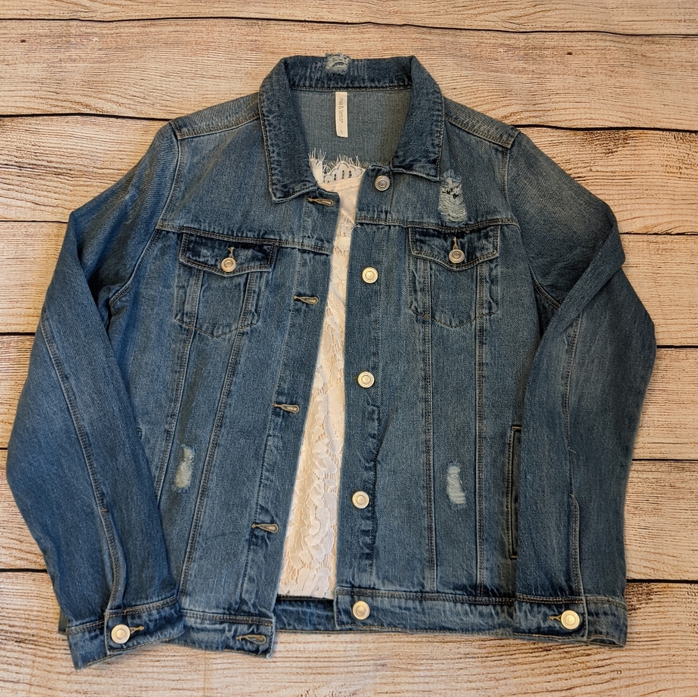 NWOT Mia & Tess Jean Jacket